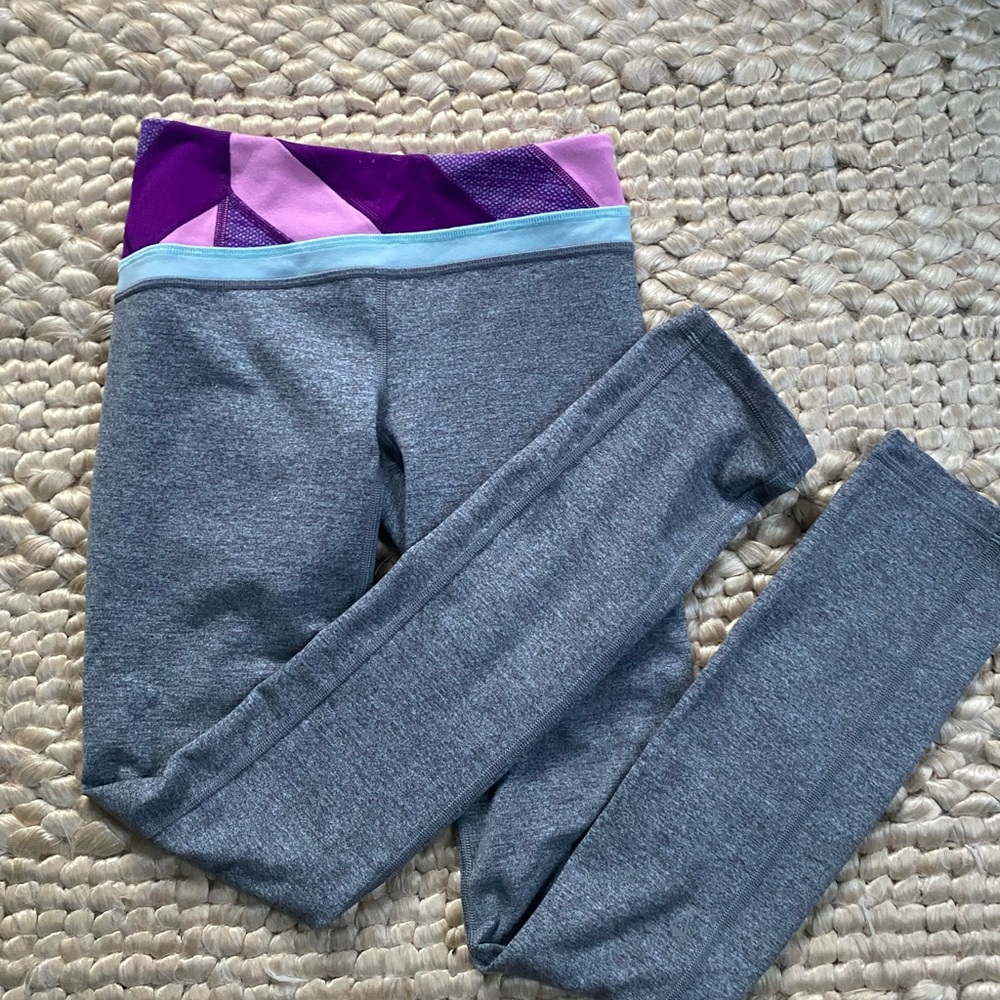 Girls SUPER RARE gray Lululemon leggings size 10!!